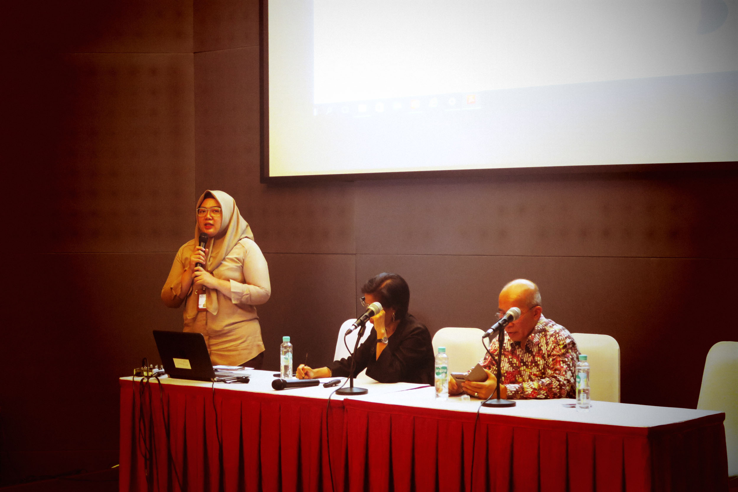 Narasumber pada Kegiatan Seminar Literasi dan Inklusi Keuangan