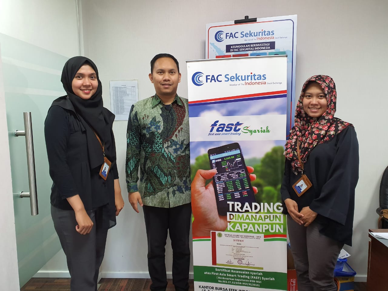 Kunjungan ke PT FAC Sekuritas Cabang Surabaya dalam Rangka Sosialisasi Dana Perlindungan Pemodal